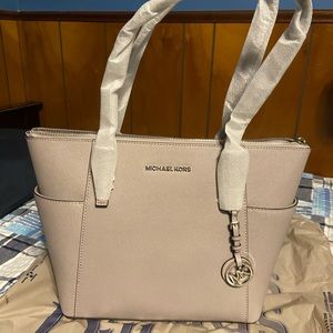 Michael Kors Jet Set Tote